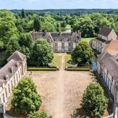 Château Studio With Water Views