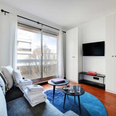 Studio Paris 8e - refait à neuf - 4eme étage avec ascenseur