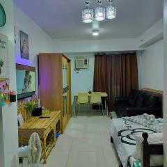 17th Floor Tower B Studio Haven with Netflix, AC and Free Wifi