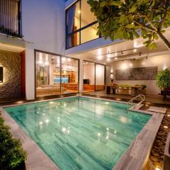 Sila Prana Villa - Luxury Private 8BRs Pool Villa Da Nang Beach