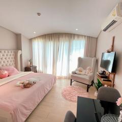 Venetian Signature Condo Pattaya