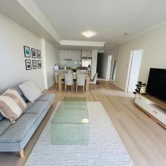 KozyGuru | Homebush West | 3Bed 2Bath Apt +Parking