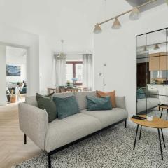 Przestronny Apartament z Biurkiem w Centrum Poznania Blisko Rynku i Parku by Noclegi Renters