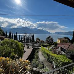 House within walking distance of the lake