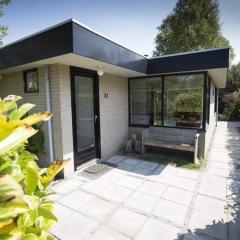 Family bungalow with garden