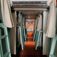 Khaosan Beds and Bath Hostel