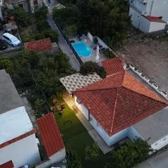 Holiday Home Peaceful Oasis with Pool