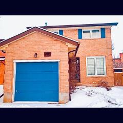 4 Bedroom House steps to 401, Perfect for long stays