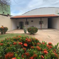 Casa jardim ao lado da BR-242