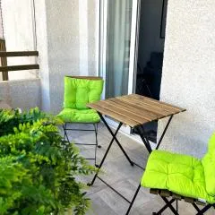 Two The Beach Modern Apartment