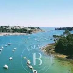 Au coeur de la station balnéaire Au pied du port Bel Appartement contemporain Tout Équipé Lumineux et Calme Excellent emplacement