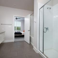Chic 2BR-Southtown Near Rvrwalk, Dome & Conv