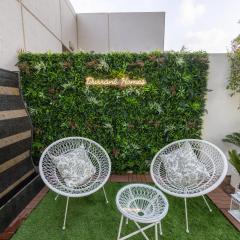 Durrani Homes - The Luxe 4BR Duplex Villa with Private Jacuzzi and Burj Khalifa View