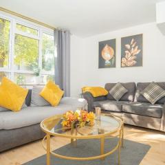 Golden Stay maisonette next to Camden Town with private parking