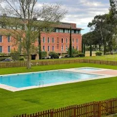 Studio on Golf Course near Sandy Beach