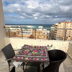 روف غرفتين مكيف فيو بانوراما بحر شارع جيلاتي عزة البوسيت - Air-conditioned 2br roof with panoramic sea view