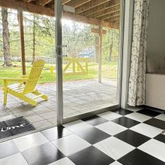 Pet friendly 1br with huge yard