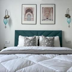 Eastern style apartment in Golden Square!