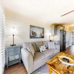 Pineapple Palms at the Sea Cabins