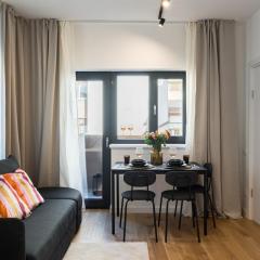 Sunny Studio - Charming Balcony - Romana Square