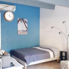 studio 33 m2 au calme proche HYERES