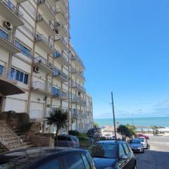 Departamento 2 ambientes Playa Varese a media cuadra de la costa