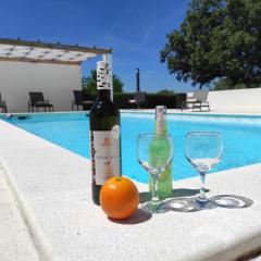 Holidayhouse Alirio with heated pool.