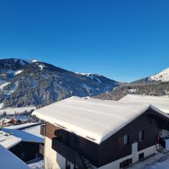 Modernes Apartment mit Panoramablick & Wanderwegen ab Haustür