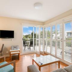 The Pool Resort Kingscliff - 2BR Dual Key and 1BR (7119/7120) - Holiday Management Co.