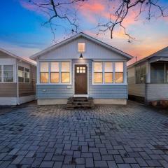 Cozy 3-BR Retreat, Four Blocks to Beach & Boardwalk home