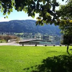 Seeappartement LUNA am Ossiachersee mit privatem Seezugang, Hallenbad, Skiarena Gerlitzen