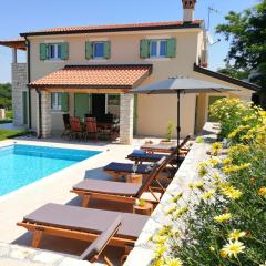 Villa Stella Juricani for 6 people near Umag with private pool only 4 km from the beach