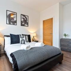 Luxury 1-Bed Apartment in JQ, Sleeps 3, Parking & Netflix, Ideal for contractors