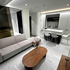 Gangnam Seocho New High-end Family Two Room