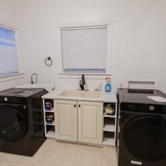 Stunning Victorian 3BR Sleeps 10