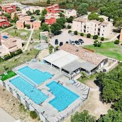 Joli T2 climatisé au calme à 10 mm de Porto-Vecchio dans une résidence de tourisme