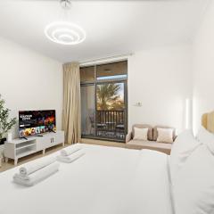 Cozy Studio with Scenic Canal Views