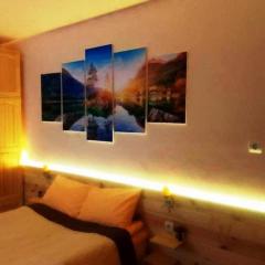 Приветливо студио с балкон и изглед към Снежанка, до ски писта Пампорово-Стойките