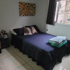 Quarto casal e outros espaços compartilhados próx ao estádio do Vasco