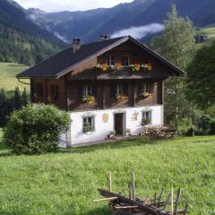 Bauernhof im Wiesengrund