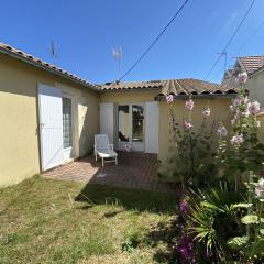 Charmante maisonnette, proche mer, équipée, 3 chambres, terrasse - FR-1-709-49