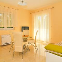Cozy Apartment in Donja Lastva - Close to the beach