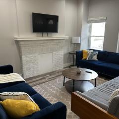 Lovely 2BR Near Downtown Area