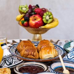 Riad Dar Davia - Jacuzzi Rooftop - Breakfast
