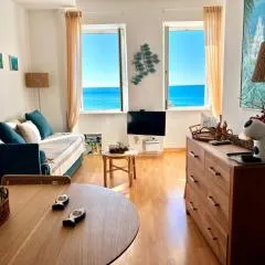Casa Sea Life, Beachfront with parking