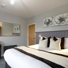 Entire Luxurious 2 Bedroom Flat