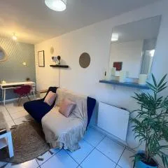 Le petit refuge 28m2 2 personnes avec extérieur