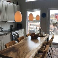 Amazing waterfront rorbu (free car-charging)