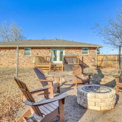 4 Mi to Dtwn Guthrie Family Home with Fire Pit!