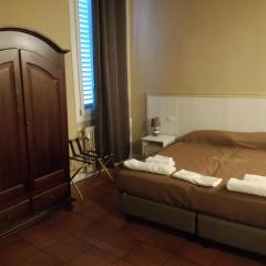 PALACE PIAZZA SAN DOMENICO Rooms De Luxe- BEDINBOLOGNACENTRO